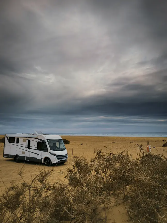 Samanthara autocaravana viajes y vacaciones relax en camper con perros